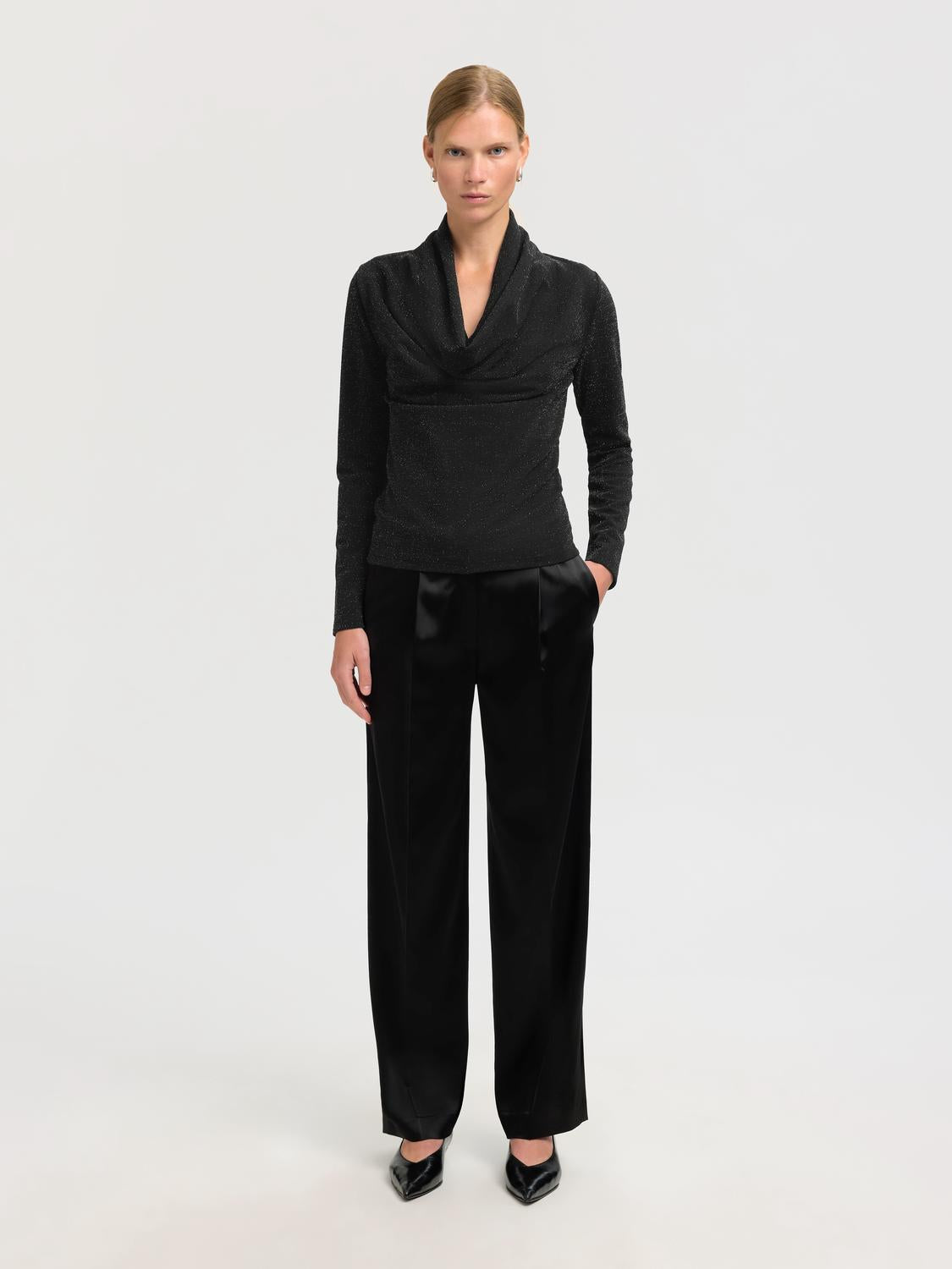 model_shot-front_full